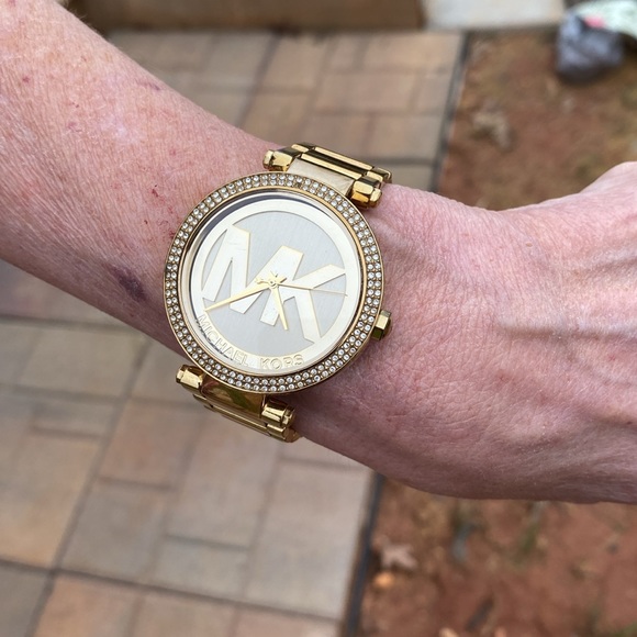 Women’s Michael Kors stainless steel with rhinestones around face of watch - Picture 3 of 3